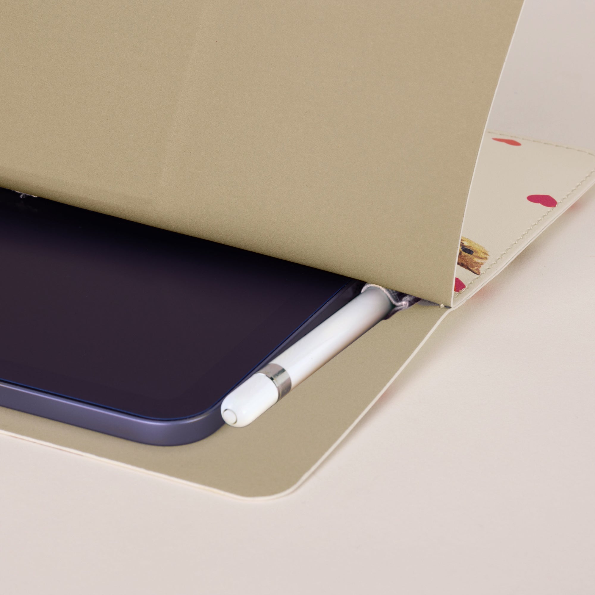 タブレットスタンド付スリーブケース <ヌネット・ハート>