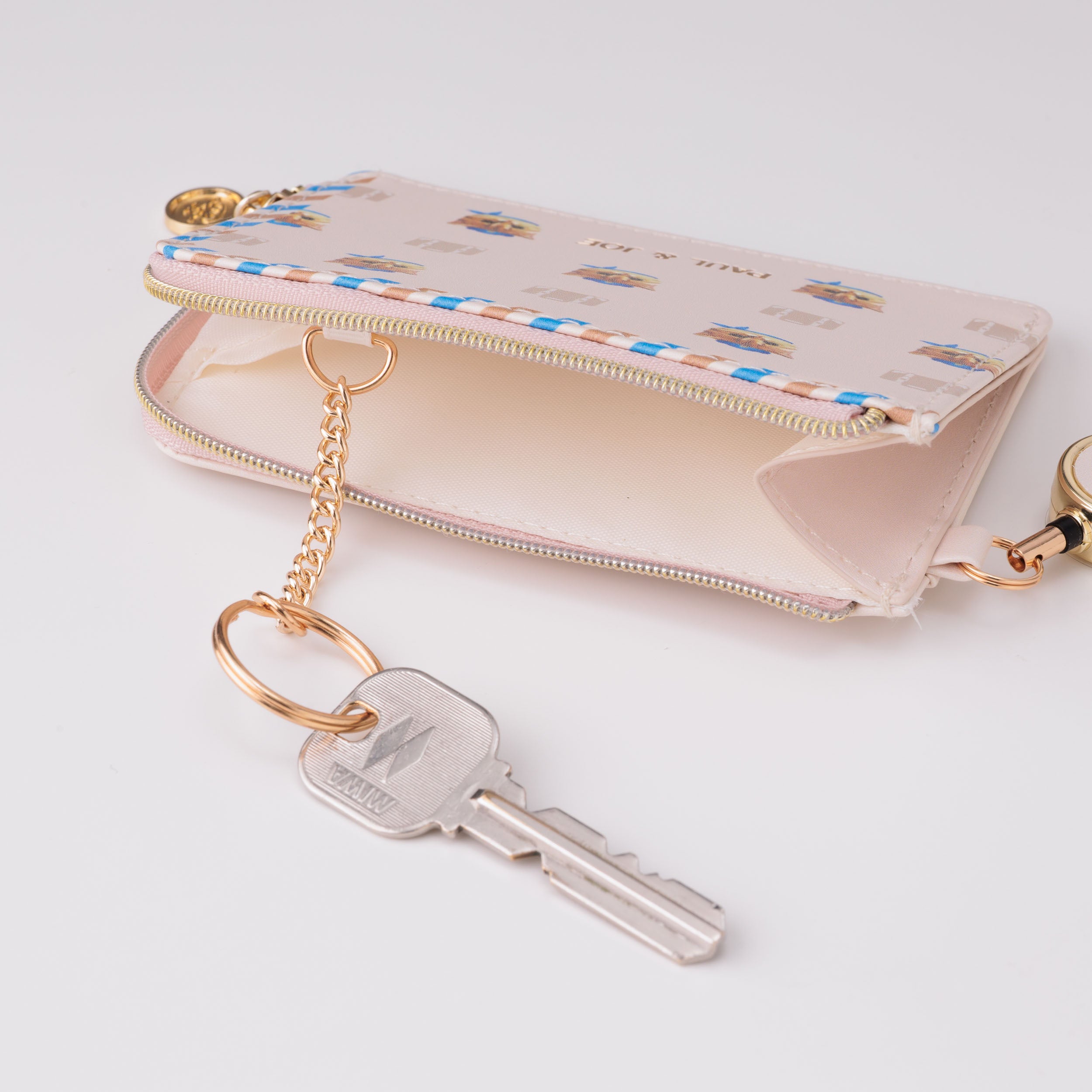 パスケース ＜ヌネット・トラベル＞