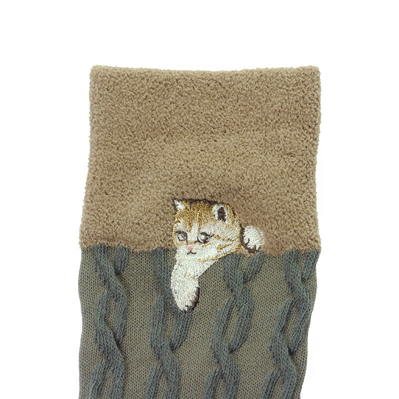 【レディース】ケーブル柄ヌネット刺繍　クルー丈ウールソックス（カーキ）