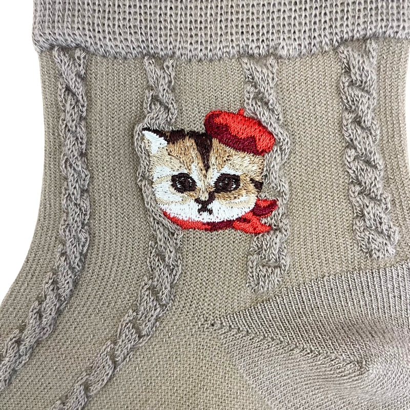 【レディース】フロートケーブル柄パリヌネット刺繍ソックス（ブラウン）