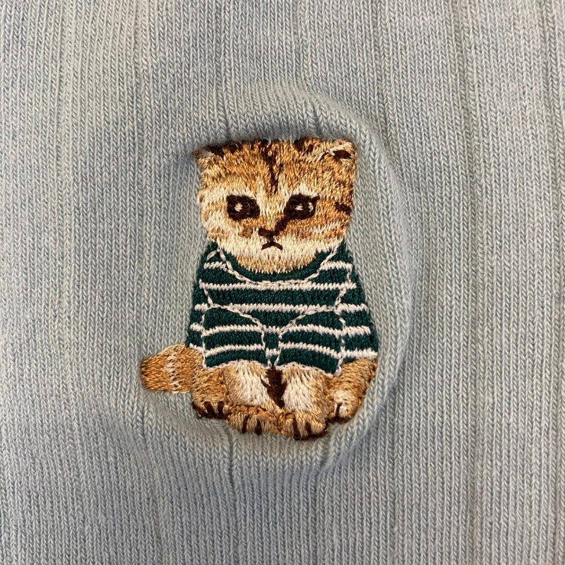 お座りヌネットボーダーT刺繍　クルー丈ソックス（サックス）