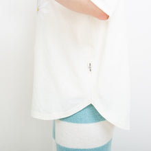 デイジー柄 Tシャツ（アイボリー）