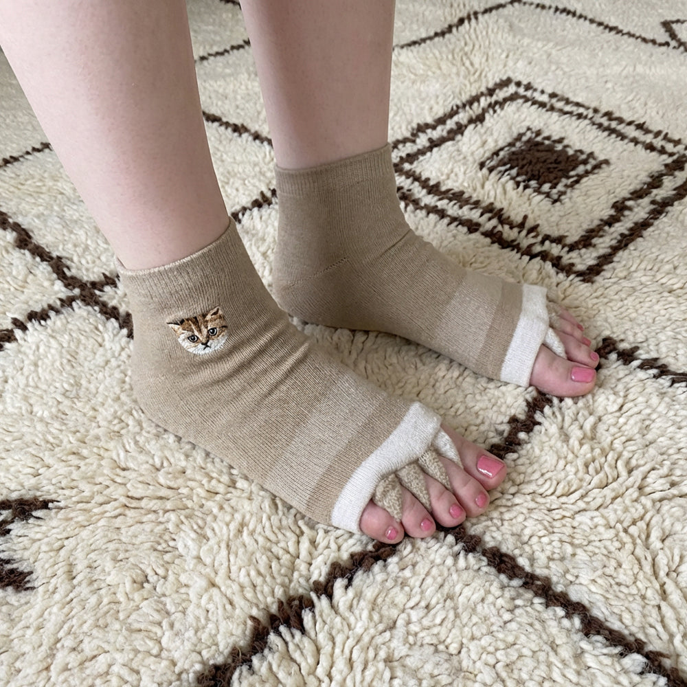 ヌネットワンポイント刺繍　セパレートソックス（ベージュ）